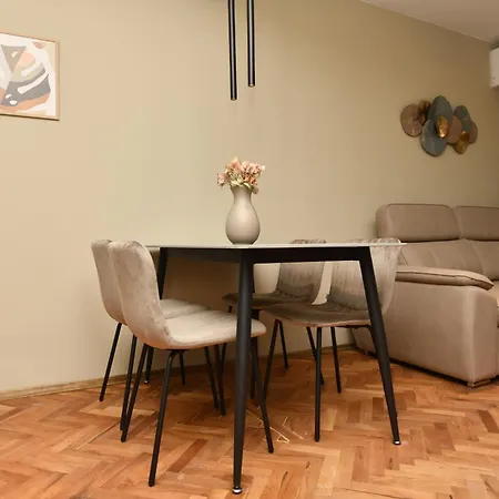 инфинити * Veliko Tărnovo